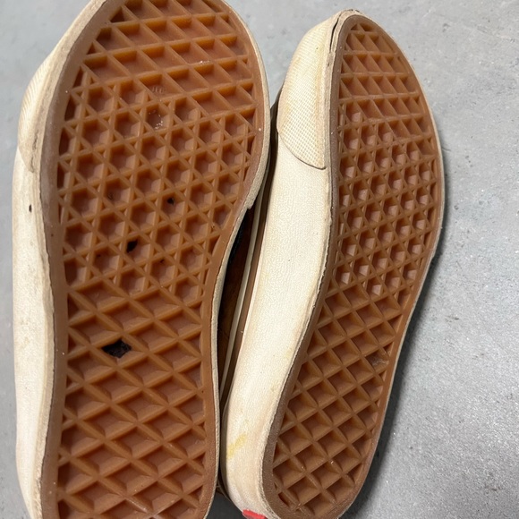 Vans - Picture 3 of 4